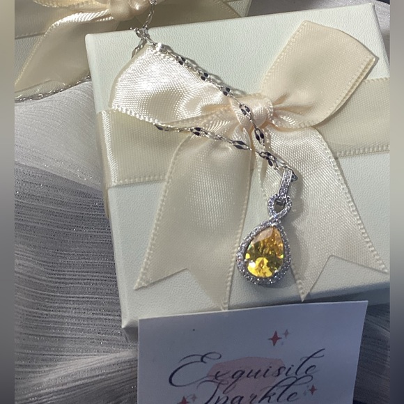💛Elegant “Yellow Canary CZ Diamond Teardrop Halo Silver Necklace - Picture 17 of 17